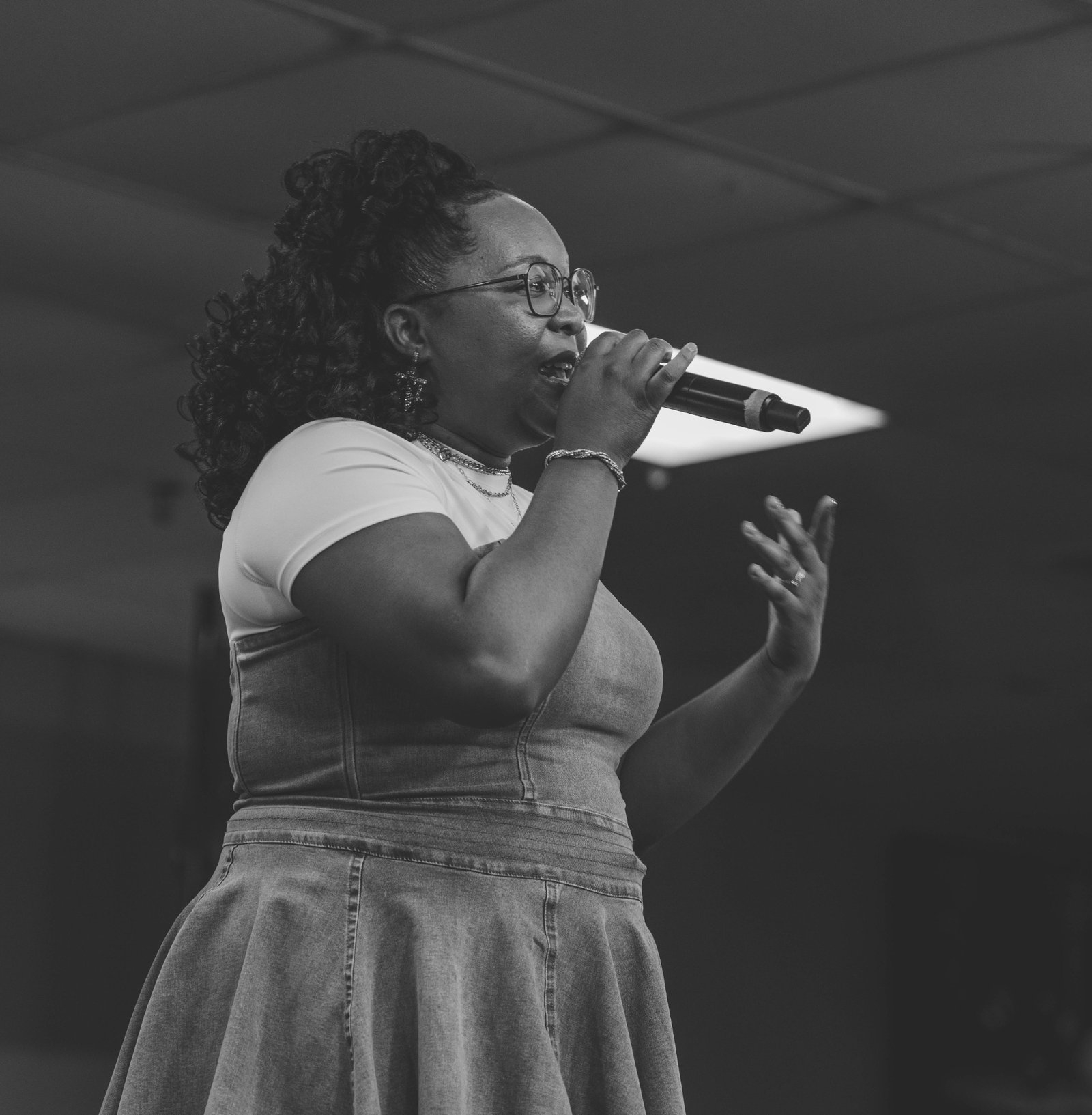 Donielle Houston, gospel session vocalist, singing at a live worship night
